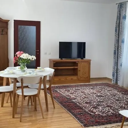 Easy Living Apartments - Old Town * Brasov